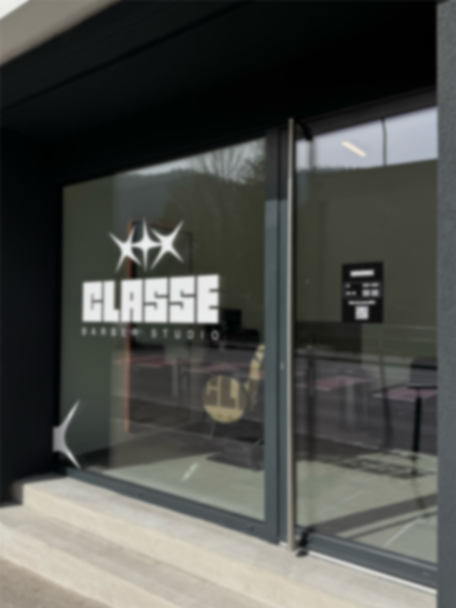 Habillage de vitrine — Classe Barber Studio